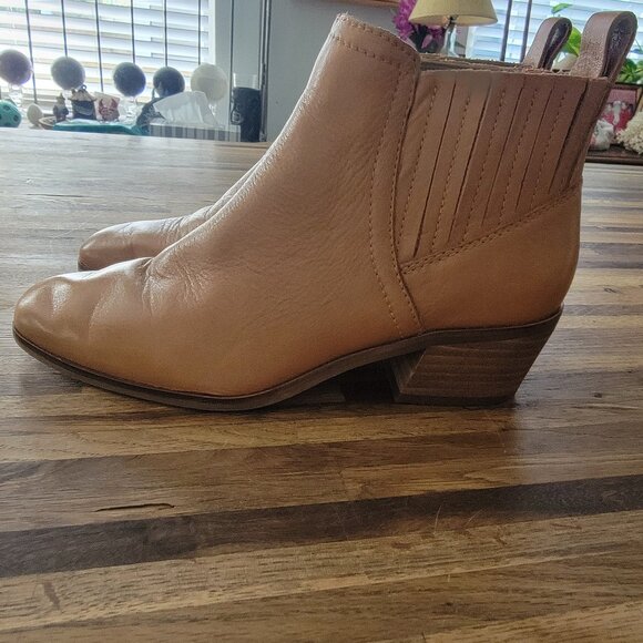 Lucky Brand Brown Tan Ilisse Leather Ankle Bootie Cowboy Slip On - Picture 8 of 16